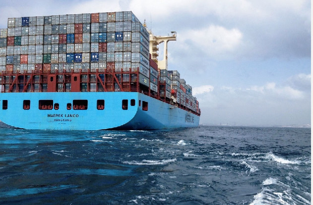 Incidente en buque Maersk subraya riesgos logísticos marítimos