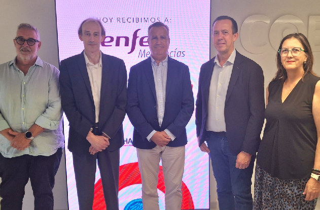 Renfe Mercancías impulsará el transporte ferroviario de frutas desde Almería